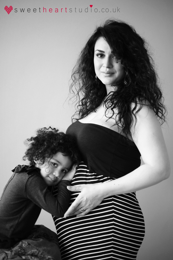 maternity photo shoot in kingston upon thames